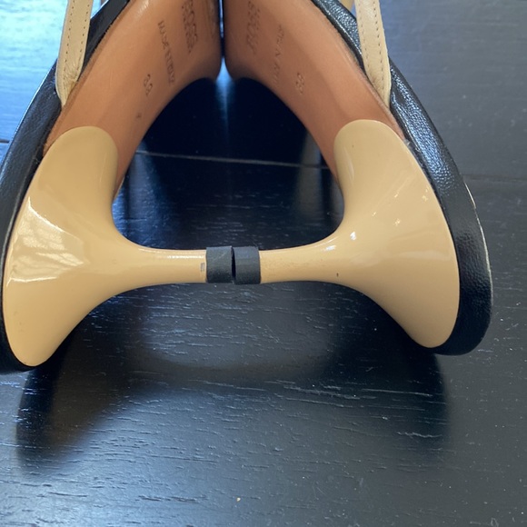 BOSS Hugo Boss EU39 Heels. Black Made in Italy Slides with Tan Straps. - Picture 4 of 9